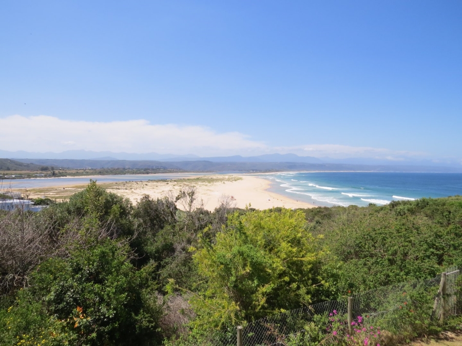 4 Bedroom Property for Sale in Lookout Beach Western Cape